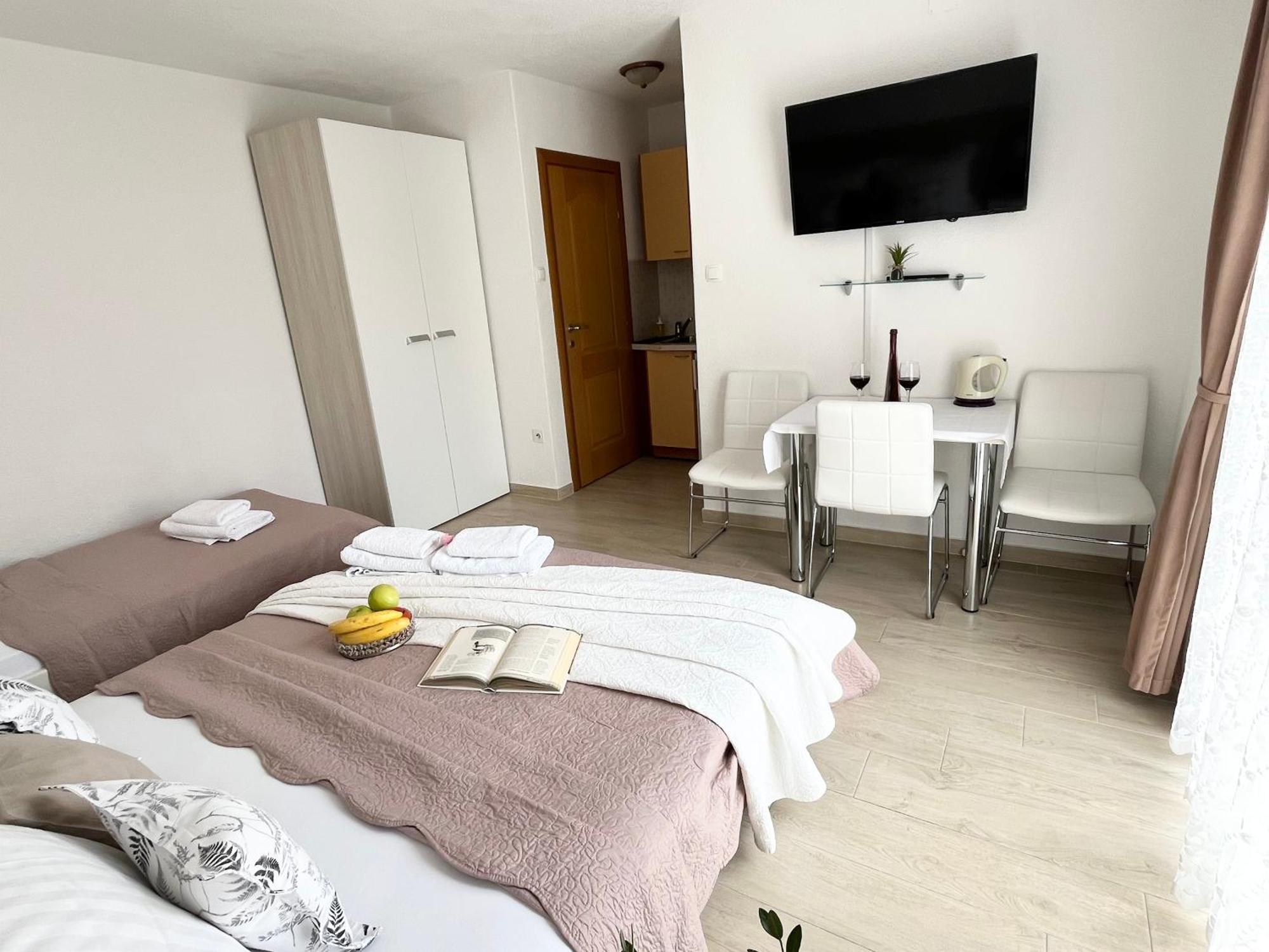 Apartments Irma Baška Voda Exterior foto